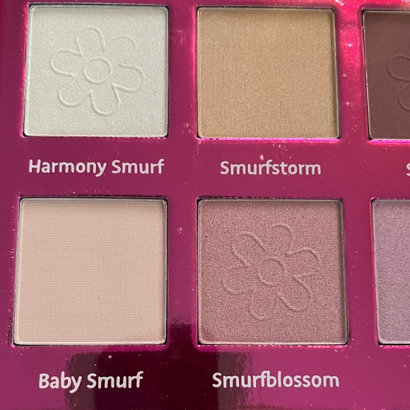 Last chance B4 donating.  NEW!  Smurfs Smurfette Eyeshadow Palette with Mirror - Picture 6 of 12